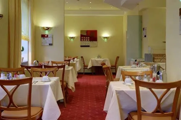 호텔 Rhein Neckar 24h Self Check-in 3*